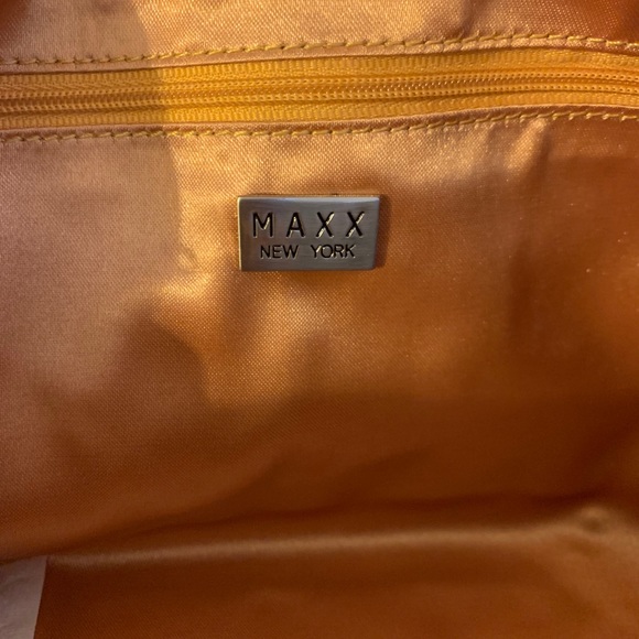 Apple Green Leather Handbag - Picture 4 of 6